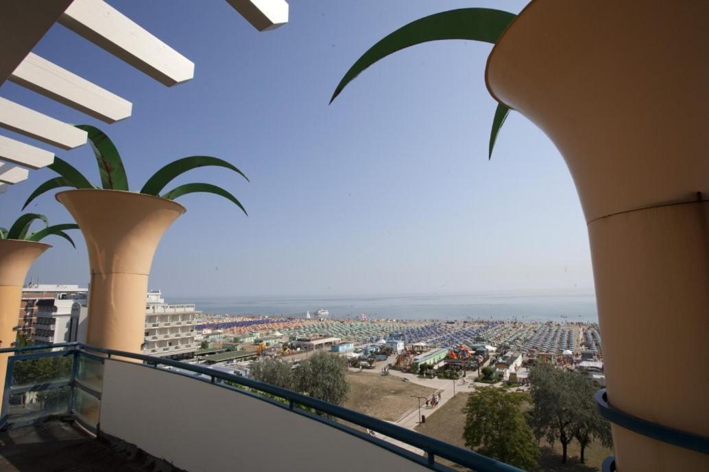Hotel Palm Beach B&B Sea View Rímini Exterior foto